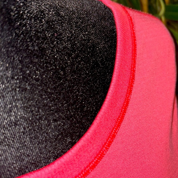 Lululemon Long Slv Pink Top with a very large but descrete logo over the front - Picture 9 of 15